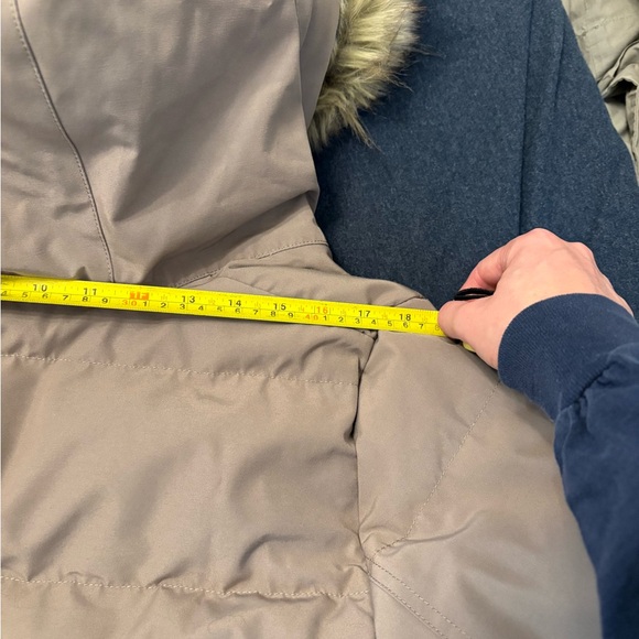 Aritzia Tna The Powder Parka - Size L - Picture 9 of 9